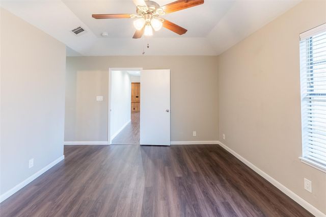 328 Lake View Drive, Montgomery, TX 77356