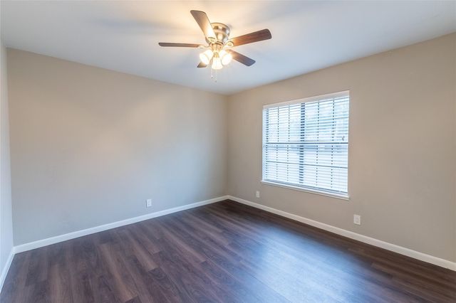 328 Lake View Drive, Montgomery, TX 77356