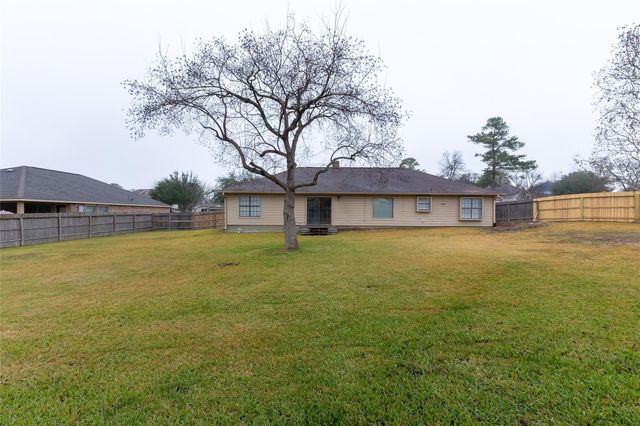 328 Lake View Drive, Montgomery, TX 77356