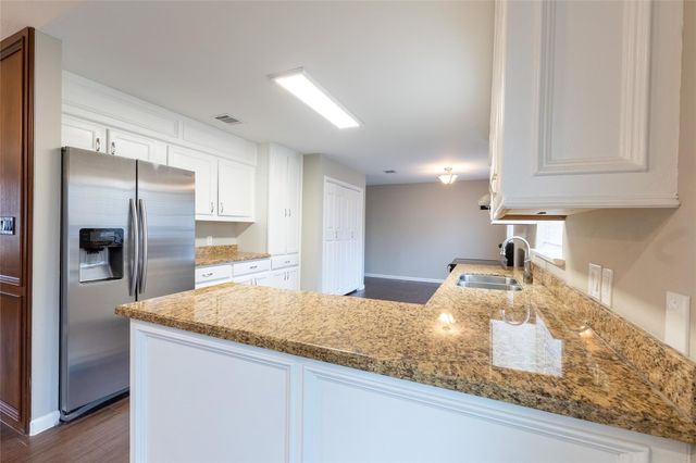 328 Lake View Drive, Montgomery, TX 77356