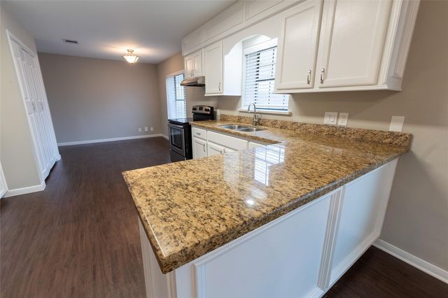 328 Lake View Drive, Montgomery, TX 77356