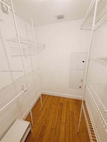 185 SW 7th St 3109, Miami, FL 33130