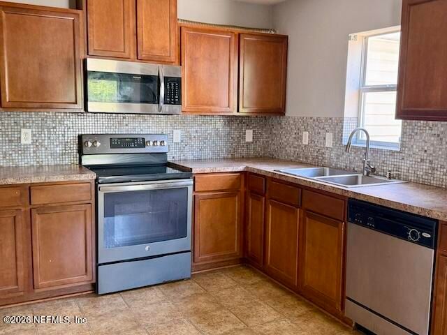 12221 SAND LAKE Court, Jacksonville, FL 32218
