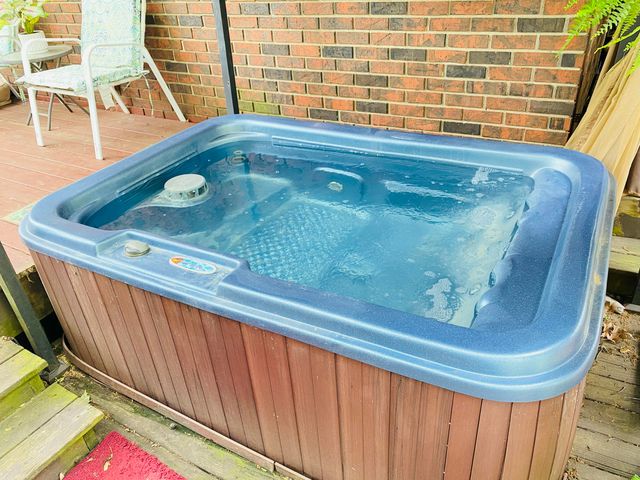 2949 State Hwy Jj, Crane, MO 65633