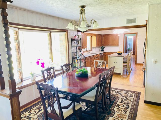 2949 State Hwy Jj, Crane, MO 65633