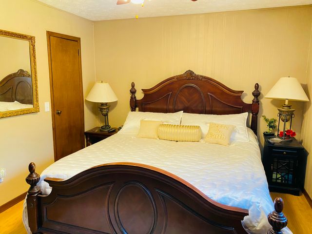 2949 State Hwy Jj, Crane, MO 65633