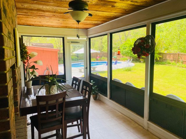 2949 State Hwy Jj, Crane, MO 65633