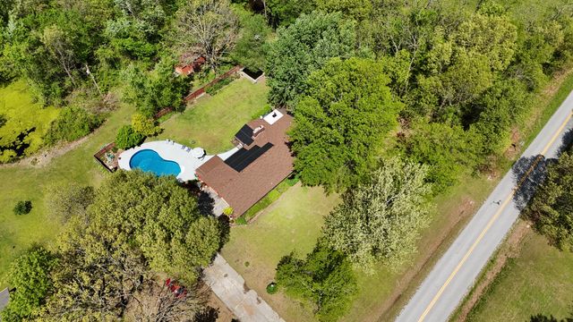 2949 State Hwy Jj, Crane, MO 65633