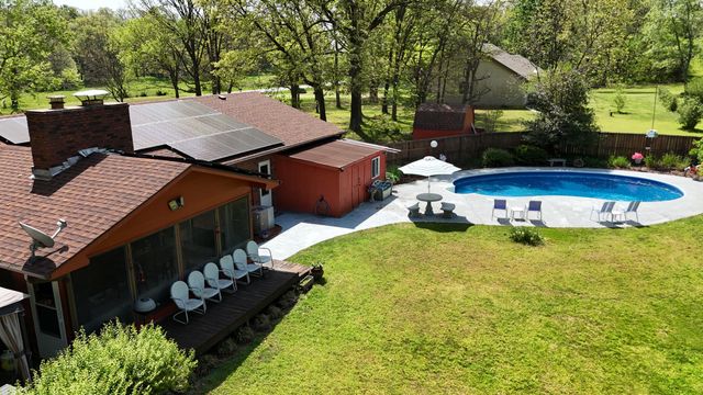 2949 State Hwy Jj, Crane, MO 65633