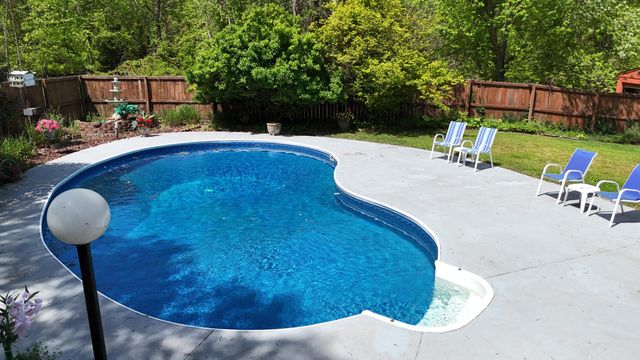 2949 State Hwy Jj, Crane, MO 65633