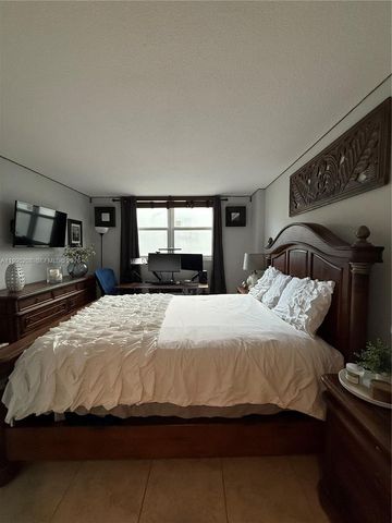 401 Ocean Dr 324, Miami Beach, FL 33139