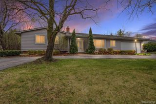 2505 Rambling Way, Bloomfield Hills, MI 48302