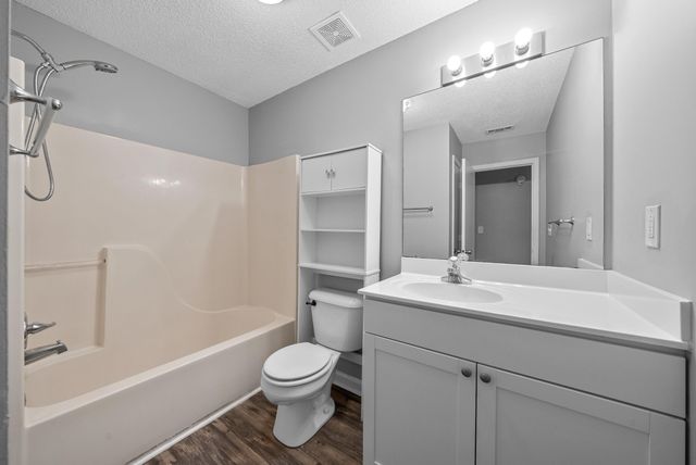 1249 Parkway Pl Apt G, Clarksville, TN 37042