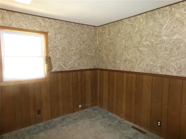 304 E Sixth Street, Laharpe, KS 66751