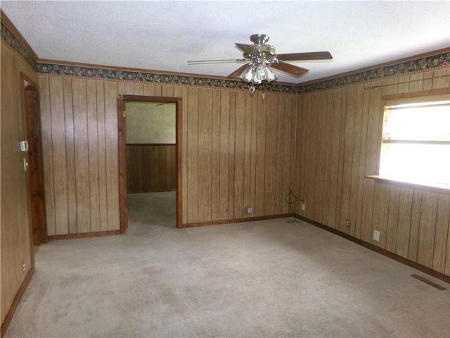 304 E Sixth Street, Laharpe, KS 66751