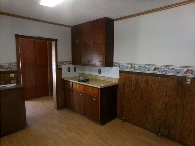 304 E Sixth Street, Laharpe, KS 66751