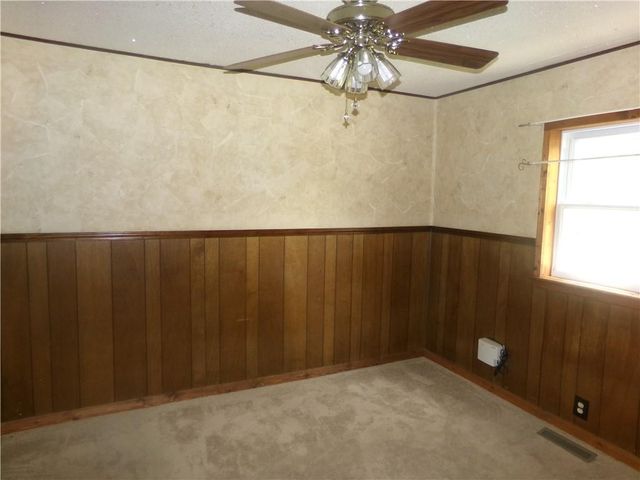 304 E Sixth Street, Laharpe, KS 66751