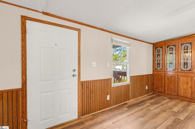 309 Scarlett Court, Laurens, SC 29360