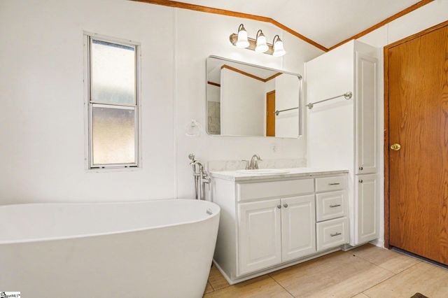 309 Scarlett Court, Laurens, SC 29360