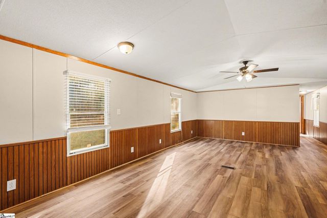 309 Scarlett Court, Laurens, SC 29360