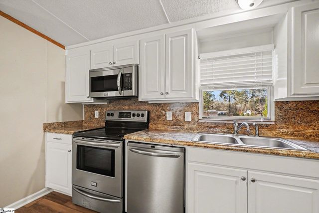 309 Scarlett Court, Laurens, SC 29360