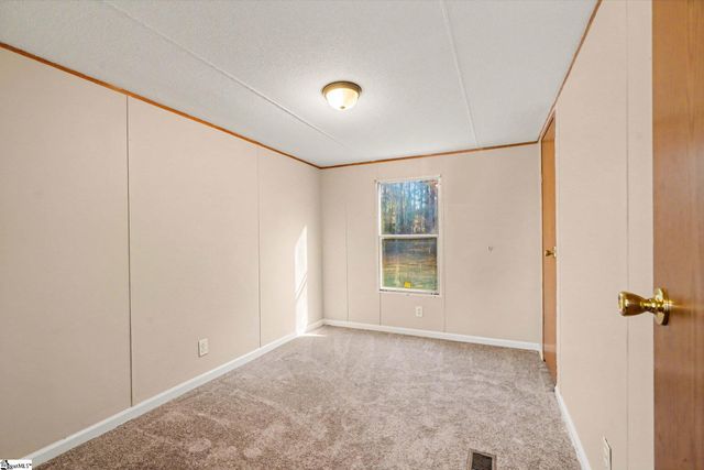 309 Scarlett Court, Laurens, SC 29360