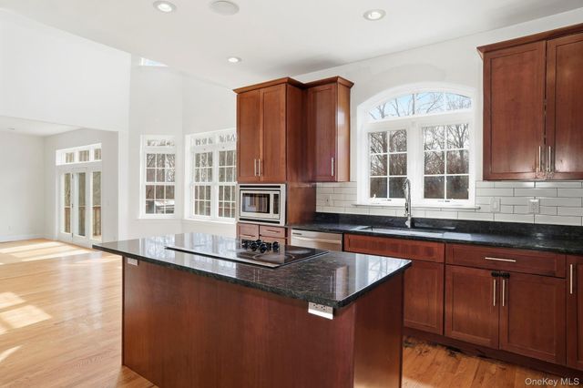 37 Willets Way, Newburgh, NY 12550