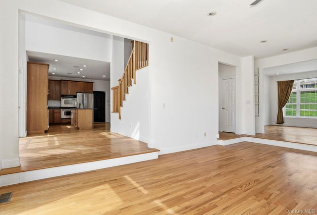 37 Willets Way, Newburgh, NY 12550