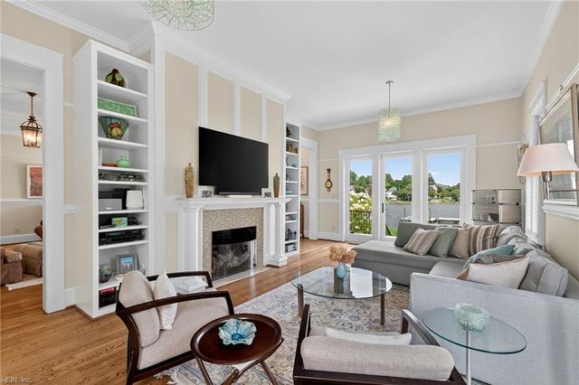 946 Jamestown CRES, Norfolk, VA 23508