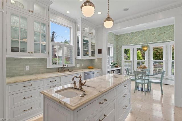 946 Jamestown CRES, Norfolk, VA 23508