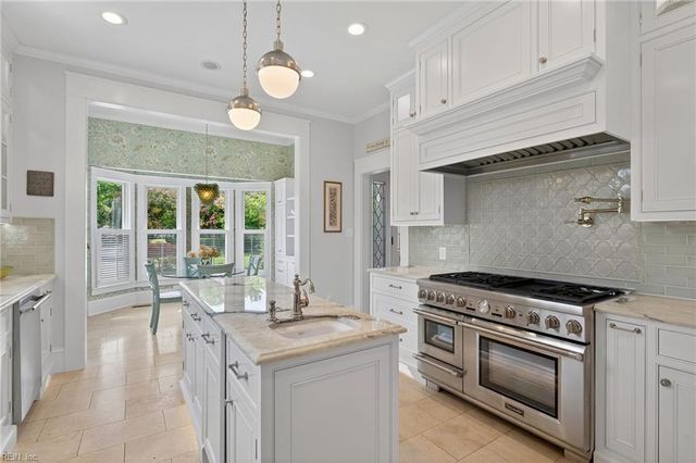 946 Jamestown CRES, Norfolk, VA 23508