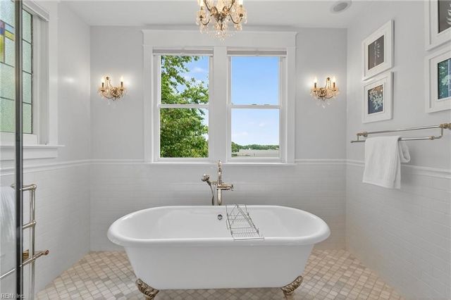 946 Jamestown CRES, Norfolk, VA 23508
