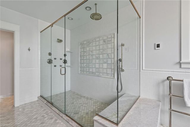 946 Jamestown CRES, Norfolk, VA 23508