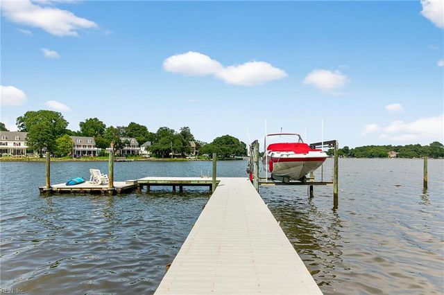 946 Jamestown CRES, Norfolk, VA 23508