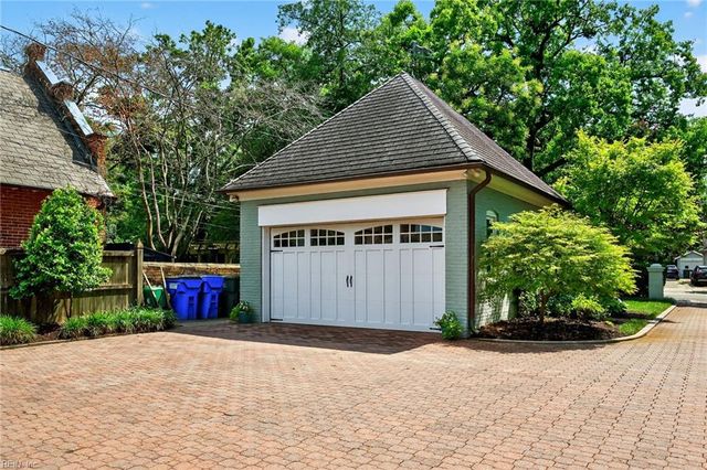 946 Jamestown CRES, Norfolk, VA 23508