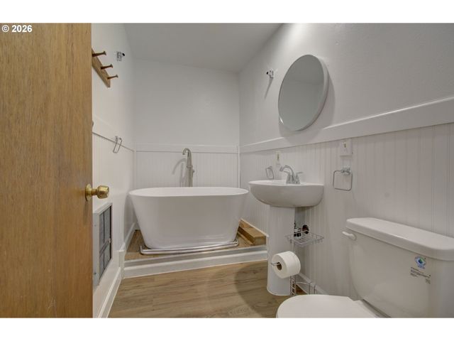 532 Ne CURTIS Dr, Corbett, OR 97019