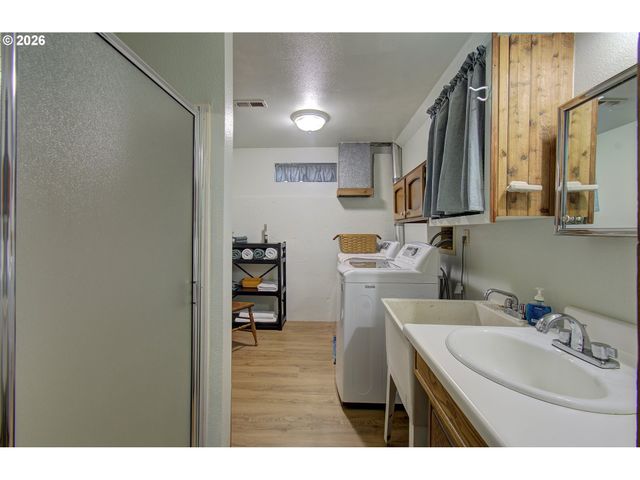 532 Ne CURTIS Dr, Corbett, OR 97019