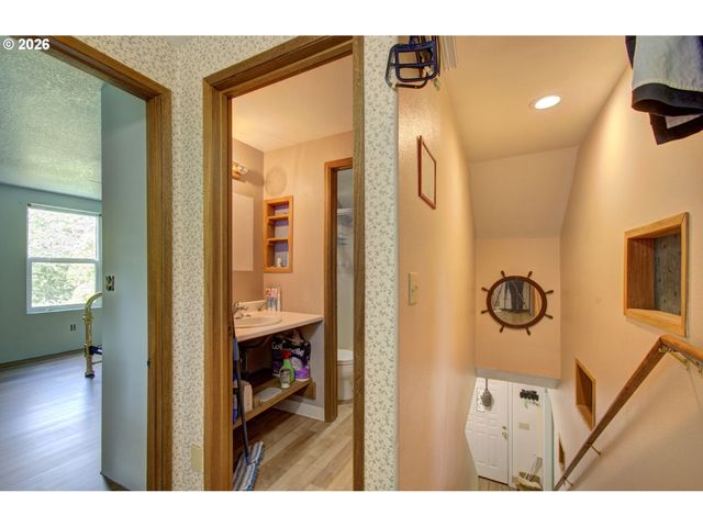 532 Ne CURTIS Dr, Corbett, OR 97019