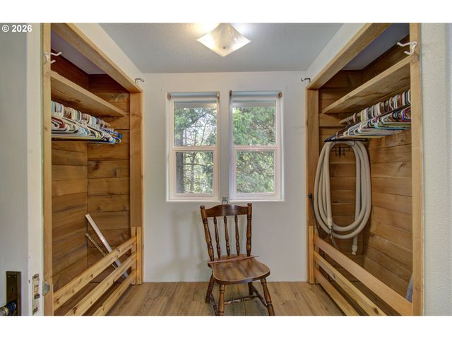 532 Ne CURTIS Dr, Corbett, OR 97019