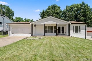6781 Lesli Mari Court, Florissant, MO 63033