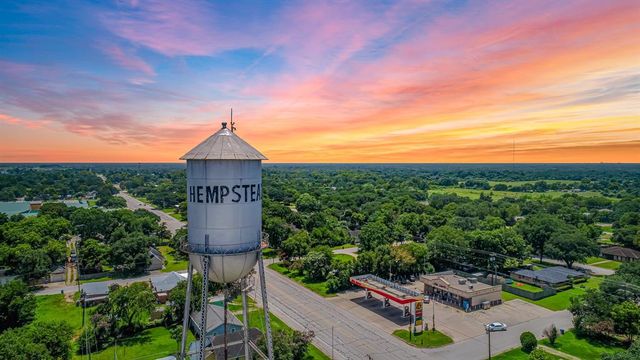 924 24th Street Street, Hempstead, TX 77445