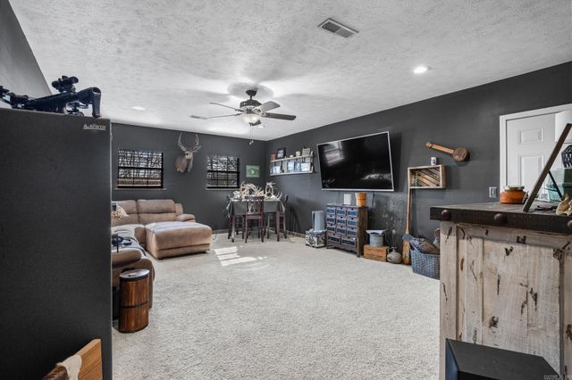6403 N Parliament Drive, Harrison, AR 72601