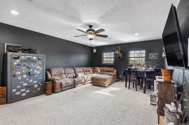 6403 N Parliament Drive, Harrison, AR 72601