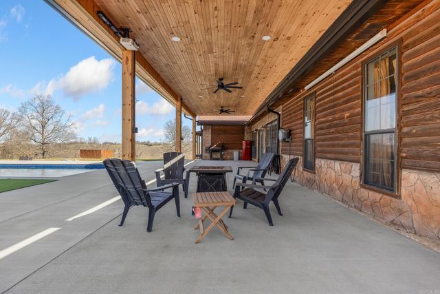 6403 N Parliament Drive, Harrison, AR 72601