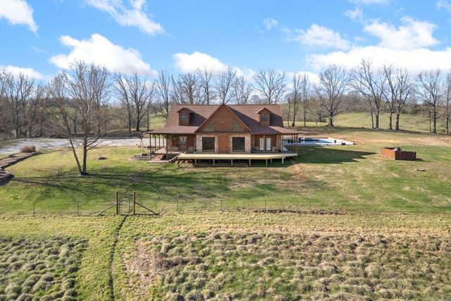 6403 N Parliament Drive, Harrison, AR 72601