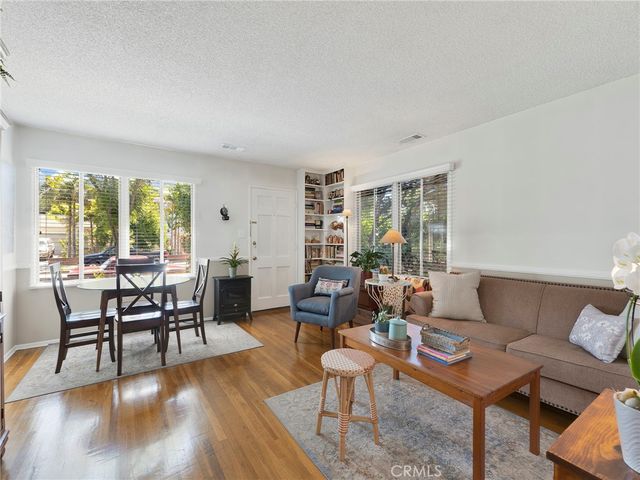 7051 Chimineas Avenue, Reseda, CA 91335