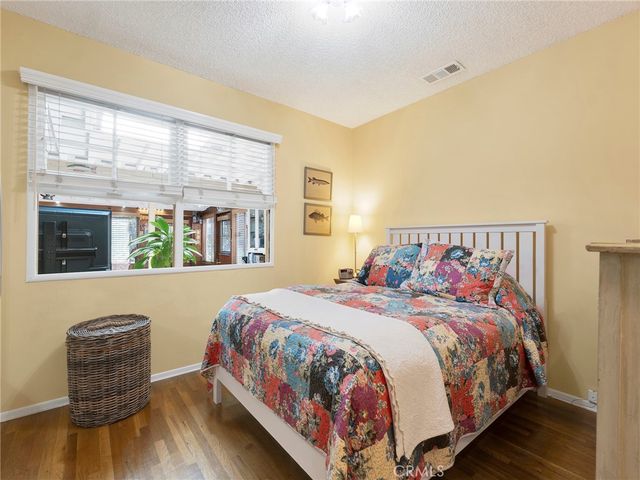 7051 Chimineas Avenue, Reseda, CA 91335