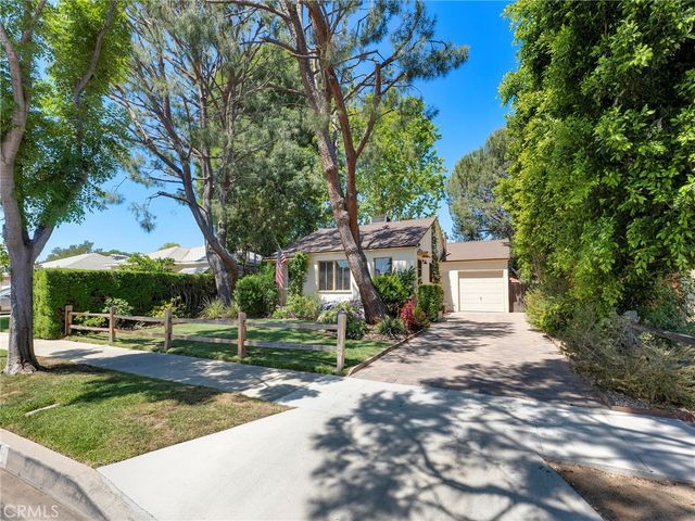 7051 Chimineas Avenue, Reseda, CA 91335