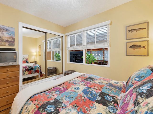 7051 Chimineas Avenue, Reseda, CA 91335