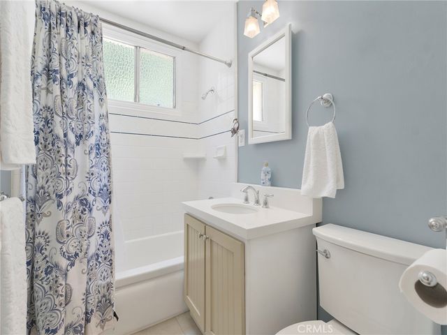 7051 Chimineas Avenue, Reseda, CA 91335